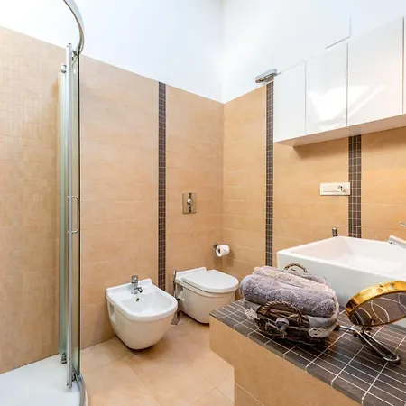 La Posta 1680 With Parking Apartment